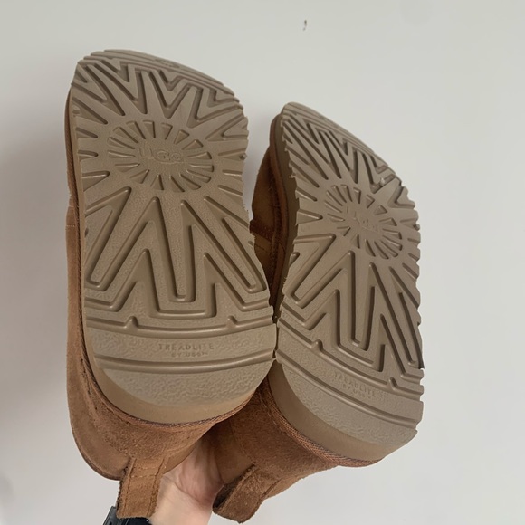 Uggs with laces 🤎 - Picture 2 of 8